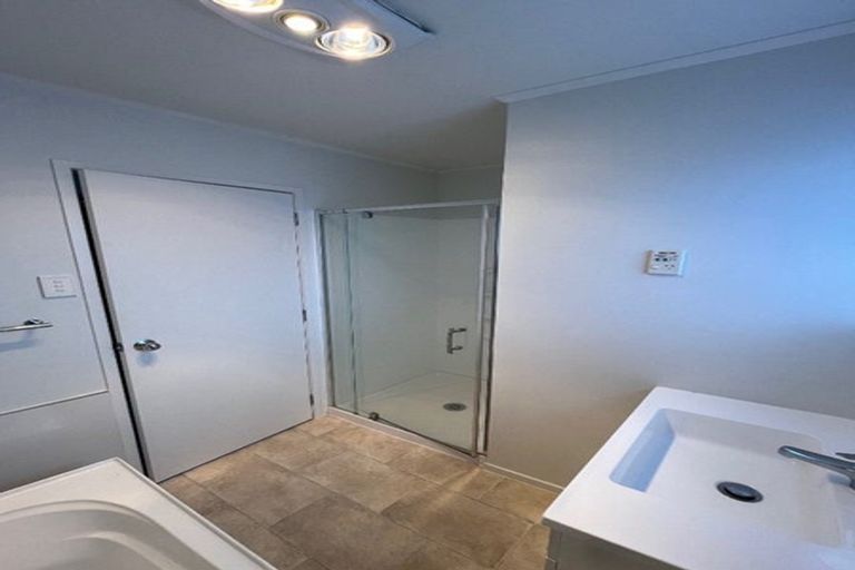 Photo of property in 1/220 Waitemata Drive, Ranui, Auckland, 0612