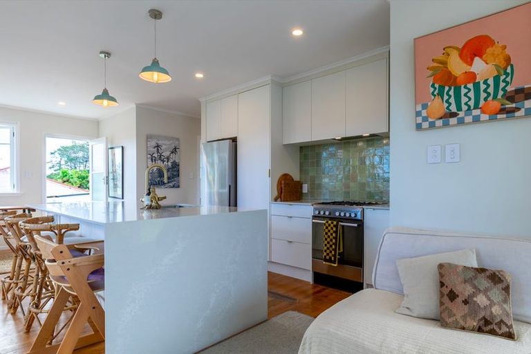 Photo of property in 79 Farquhar Road, Glendene, Auckland, 0602