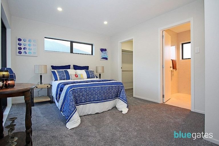 Photo of property in 1 Whekau Drive, Takanini, 2112