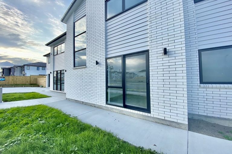 Photo of property in 98 Ksenia Drive, Flat Bush, Auckland, 2019