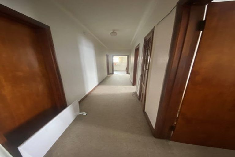 Photo of property in 2 Liverpool Street, Takaro, Palmerston North, 4412