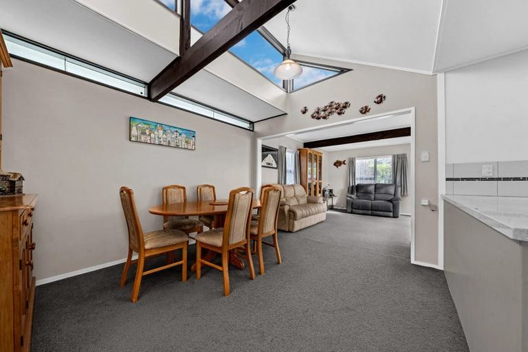 Photo of property in 49 Kurnell Drive, Botany Downs, Auckland, 2010