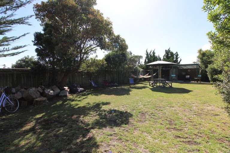Photo of property in 10 Mack Street, Foxton Beach, Foxton, 4815