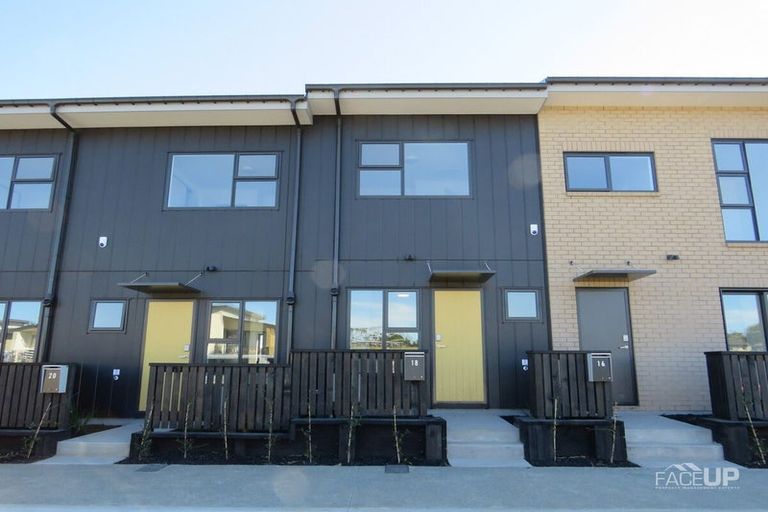 Photo of property in 18 Manarini Road, Westgate, Auckland, 0614