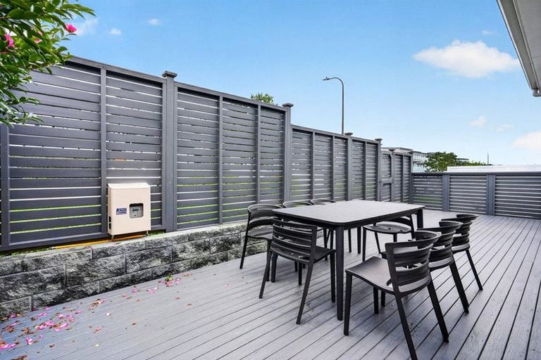 Photo of property in 41 Ascension Crescent, Orewa, 0931