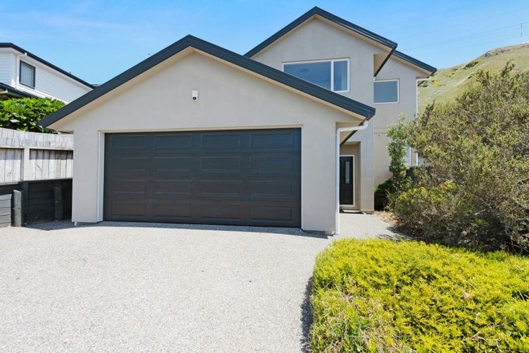 Photo of property in 66 Erlestoke Crescent, Churton Park, Wellington, 6037