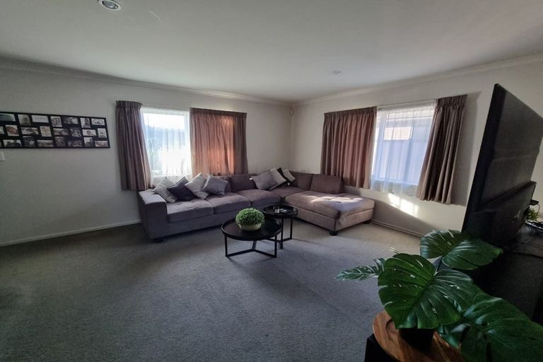 Photo of property in 16 Diamond Grove, Brown Owl, Upper Hutt, 5018