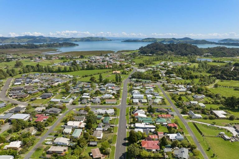 Photo of property in 90 Victoria Street, Coromandel, 3506