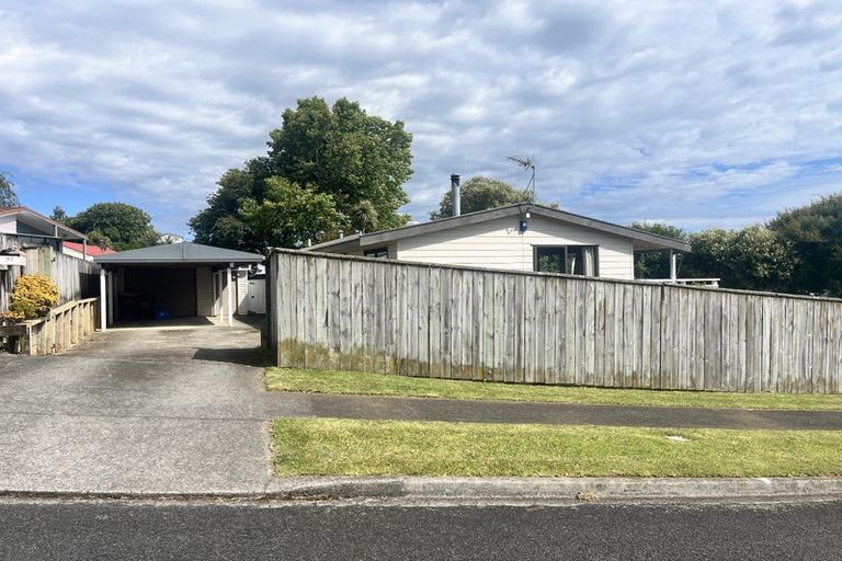 Photo of property in 41 Riversdale Drive, Merrilands, New Plymouth, 4312
