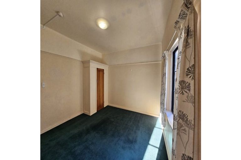 Photo of property in Westhaven Apartments, 8/127 Molesworth Street, Thorndon, Wellington, 6011