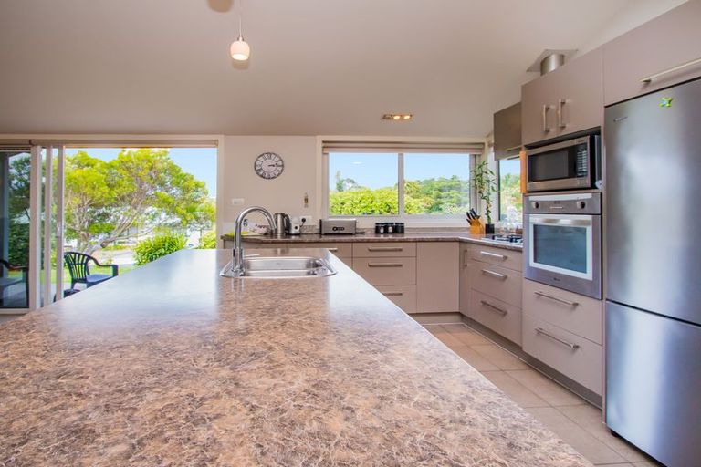 Photo of property in 854 Whangaparaoa Road, Manly, Whangaparaoa, 0930