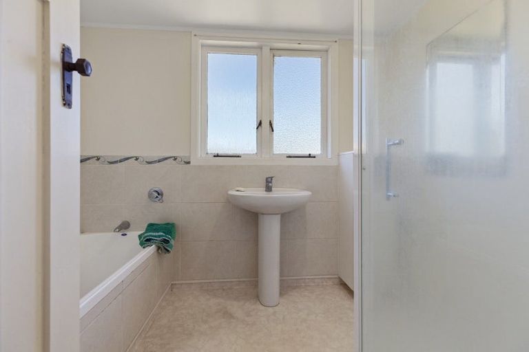 Photo of property in 24 Glen Terrace, Te Puke, 3119