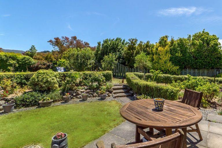 Photo of property in 12 Farrier Grove, Featherston, 5710