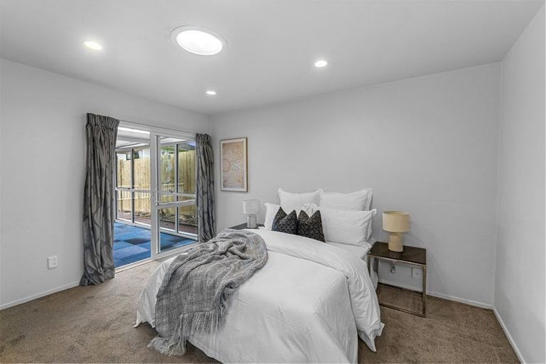 Photo of property in 7 Wattle Street, New Lynn, Auckland, 0600