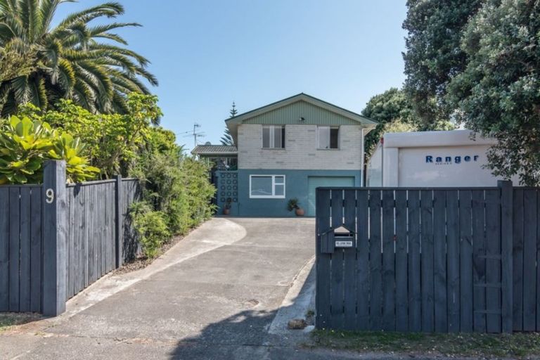 Photo of property in 9 Kaitawa Street, Waikanae Beach, Waikanae, 5036