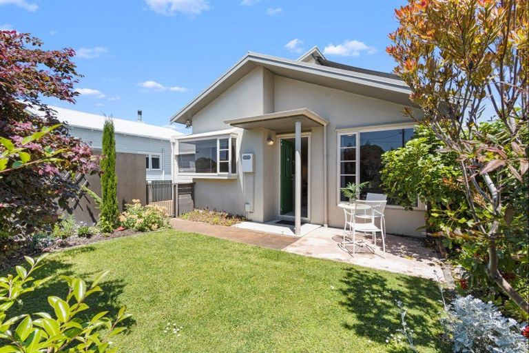Photo of property in 82 Charles Street, Westshore, Napier, 4110