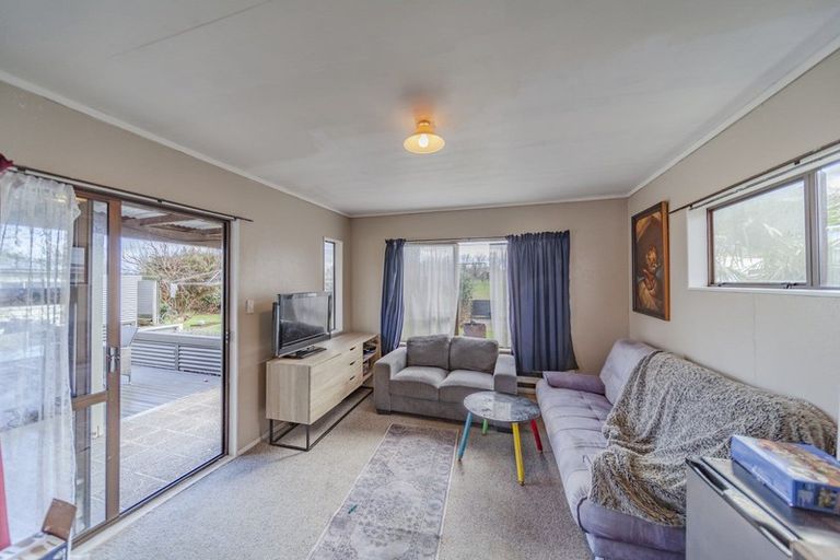 Photo of property in 37 Francis Drake Street, Waipukurau, 4200