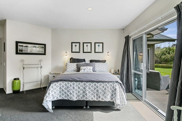 Photo of property in 72 Dalmore Way, Acacia Bay, Taupo, 3385
