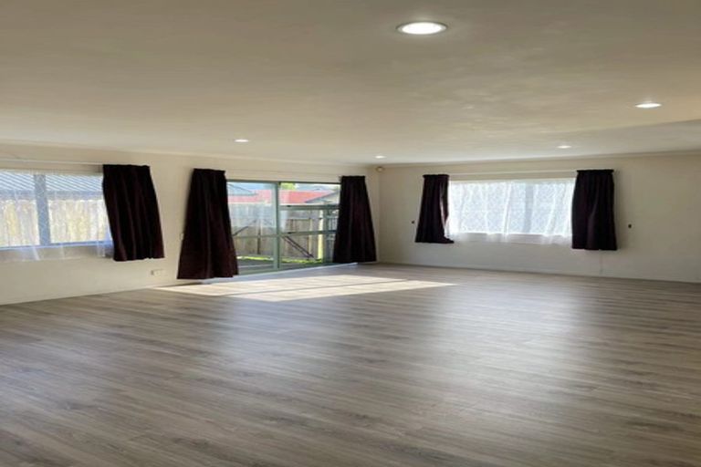 Photo of property in 48 Montilla Place, Manurewa, Auckland, 2102