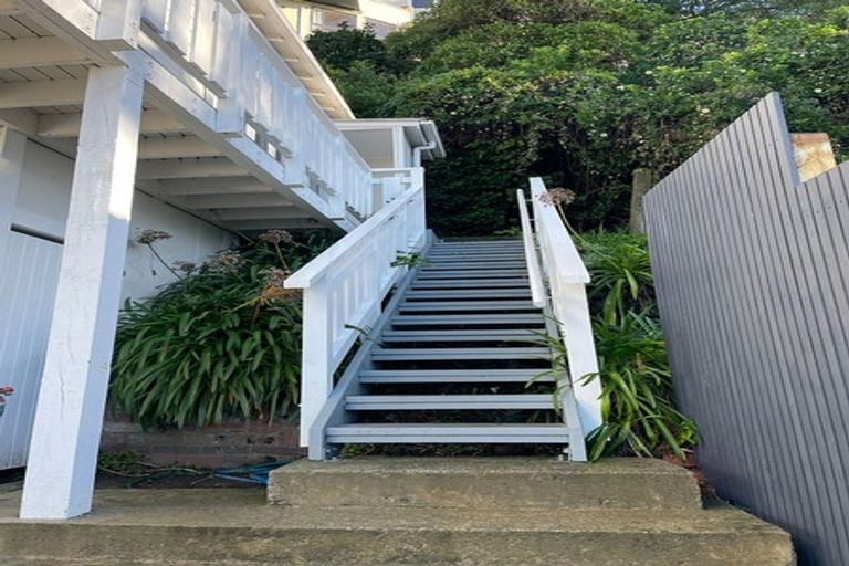 Photo of property in 29 Garden Road, Northland, Wellington, 6012