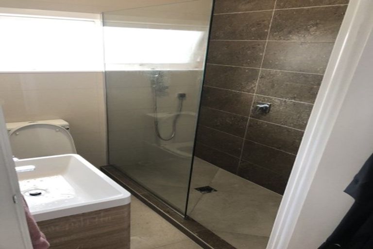 Photo of property in 2/342 Lake Road, Hauraki, Auckland, 0622