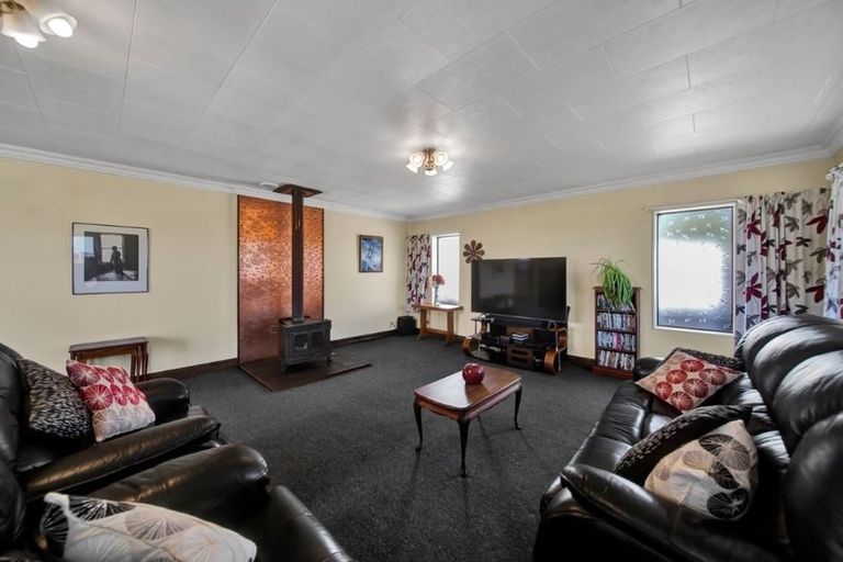 Photo of property in 6 Hussey Street, Oakura, 4314