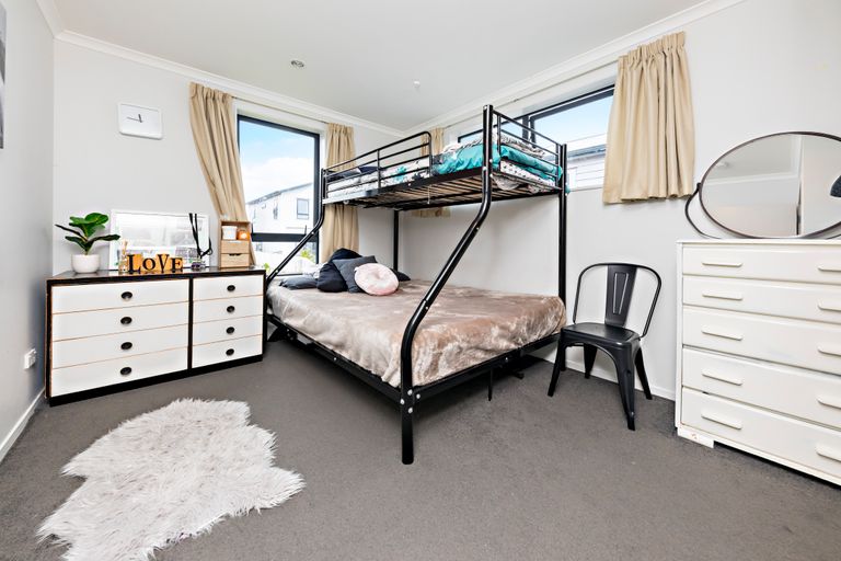 Photo of property in 6 Kohi Kai Place, Weymouth, Auckland, 2103