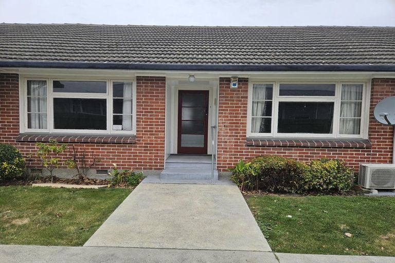 Photo of property in 113 Yaldhurst Road, Sockburn, Christchurch, 8042