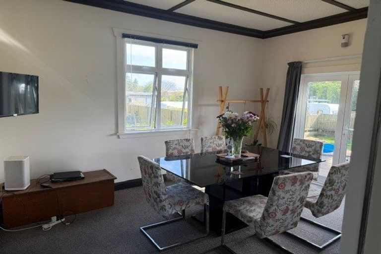 Photo of property in 27 Atiawa Street, Glen Avon, New Plymouth, 4312