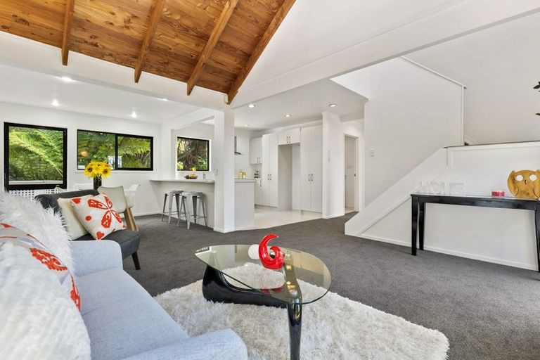 Photo of property in 74 Rhinevale Close, Henderson, Auckland, 0612