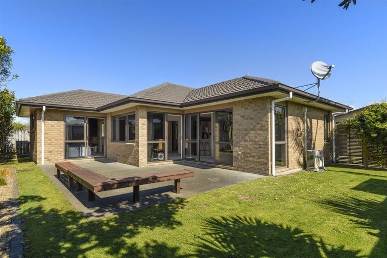 Photo of property in 8 Emma Place, Papamoa Beach, Papamoa, 3118