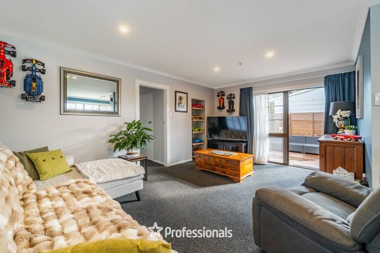 Photo of property in 33 Fenchurch Grove, Stokes Valley, Lower Hutt, 5019