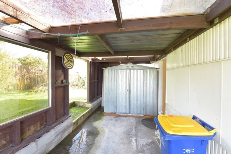 Photo of property in 92a Godley Road, Green Bay, Auckland, 0604