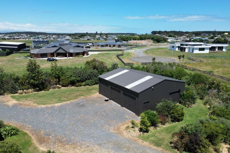 Photo of property in 9 Lakeview Drive, Foxton Beach, Foxton, 4815