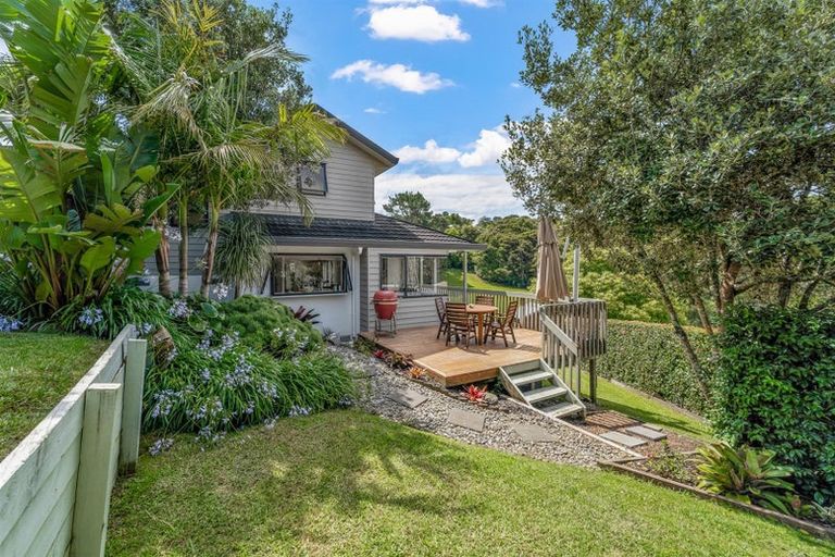 Photo of property in 8 Emlyn Place, Torbay, Auckland, 0630