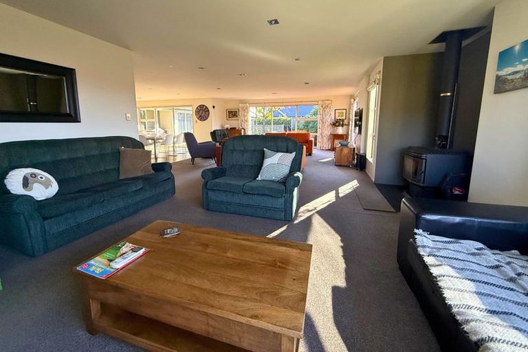 Photo of property in 28 Kelliher Drive, Wanaka, 9305
