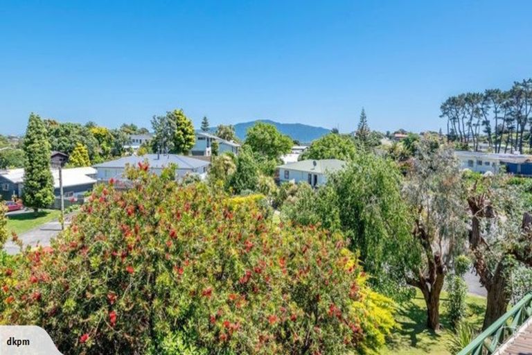 Photo of property in 38 Makora Road, Otaihanga, Paraparaumu, 5036