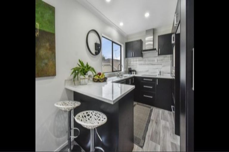 Photo of property in 2/10 Ridge Road, Howick, Auckland, 2014