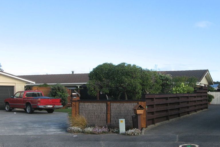 Photo of property in 14 Hastings Street, Waikanae Beach, Waikanae, 5036