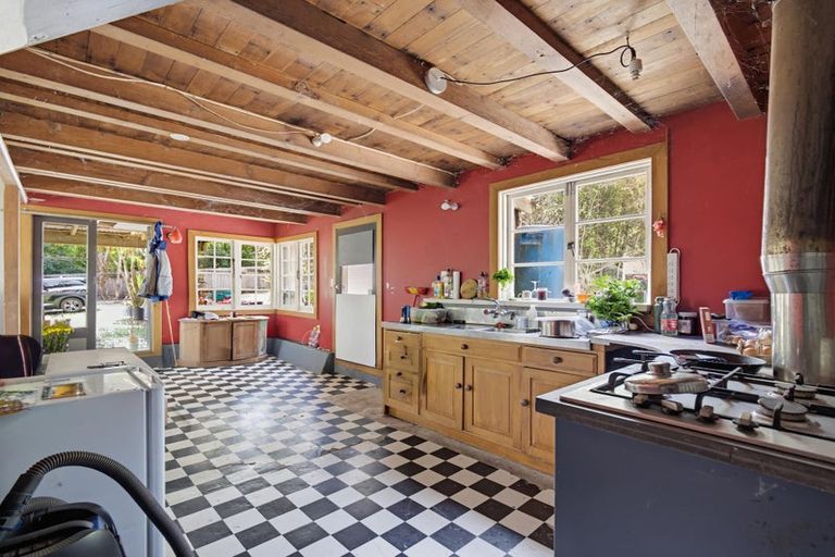 Photo of property in 285 Muriwai Road, Waimauku, 0881