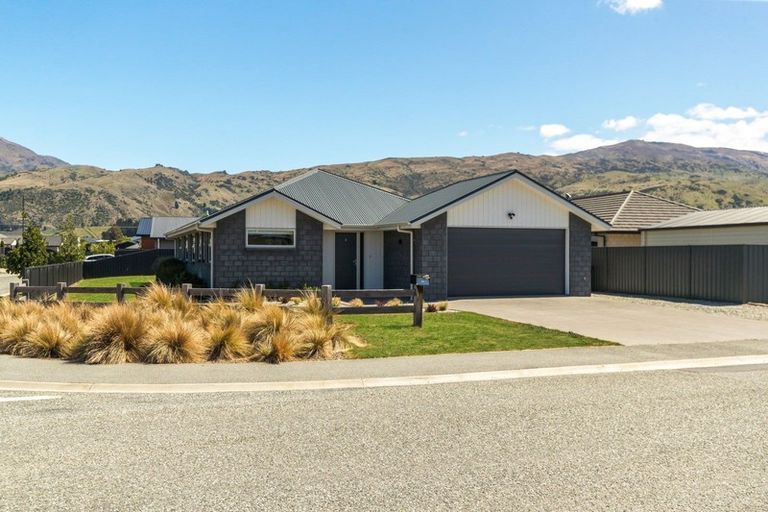 Photo of property in 20 Stowell Drive, Cromwell, 9310