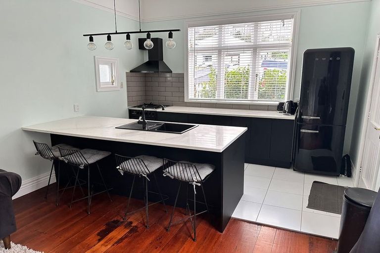 Photo of property in 55 Te Wharepouri Street, Berhampore, Wellington, 6023