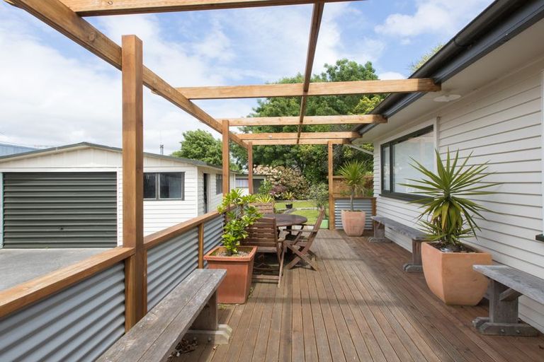 Photo of property in 55 Abraham Crescent, Milson, Palmerston North, 4414