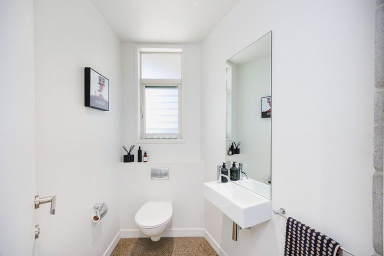 Photo of property in 297 Fitzherbert Avenue, West End, Palmerston North, 4410