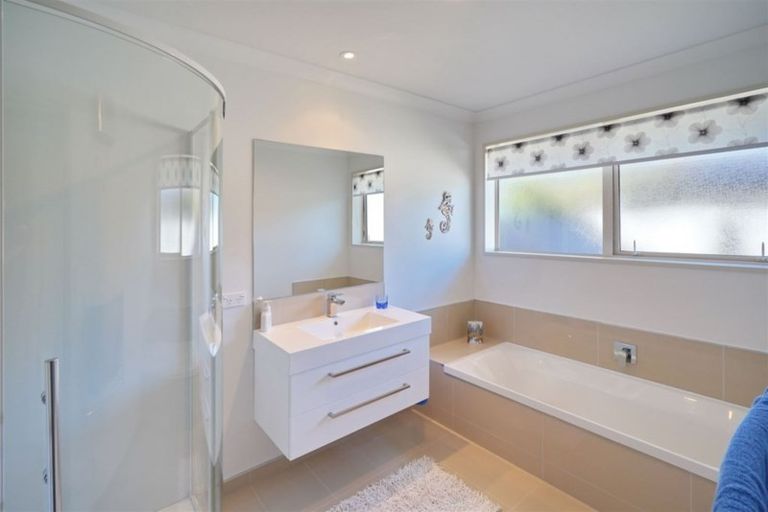 Photo of property in 9 Tutaipatu Avenue, Pegasus, 7612