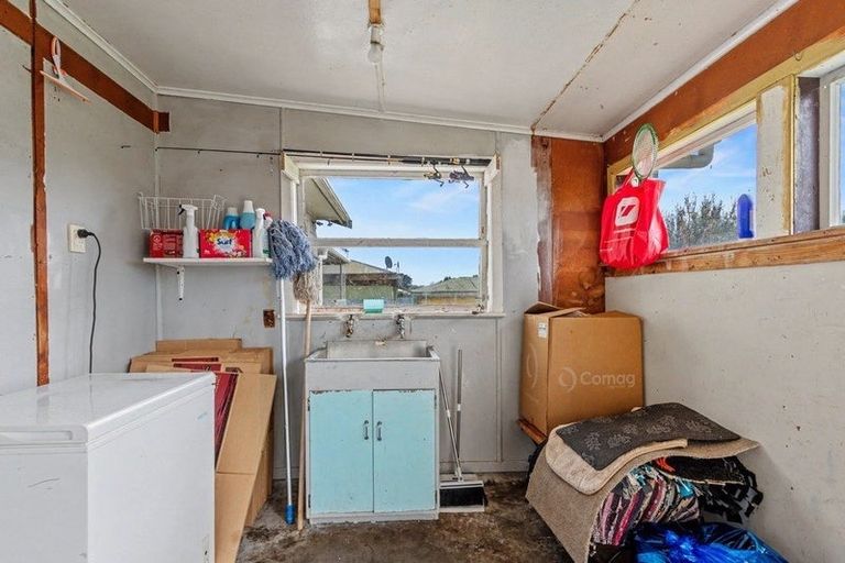 Photo of property in 17 Potaka Street, Marton, 4710