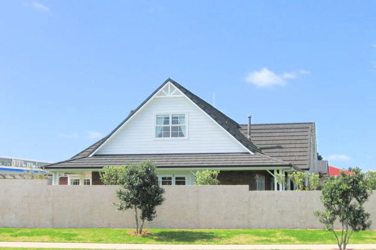 Photo of property in 15 Palm Springs Boulevard, Papamoa Beach, Papamoa, 3118