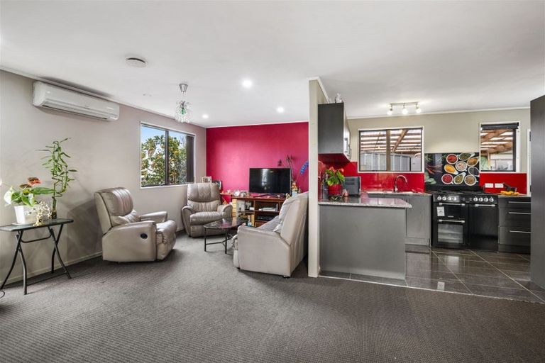 Photo of property in 1/9 Penion Drive, Flat Bush, Auckland, 2023