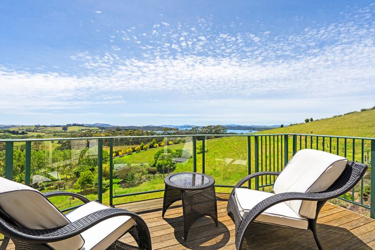 Photo of property in 10 Rangitane Road, Kerikeri, 0294