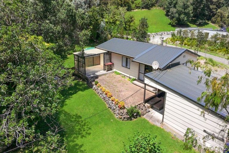 Photo of property in 8 Brick Bay Drive, Sandspit, Warkworth, 0982